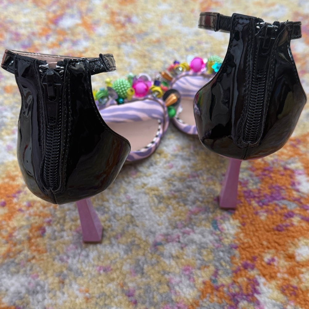 Betsey Johnson Clooney Sandals - Picture 11 of 14